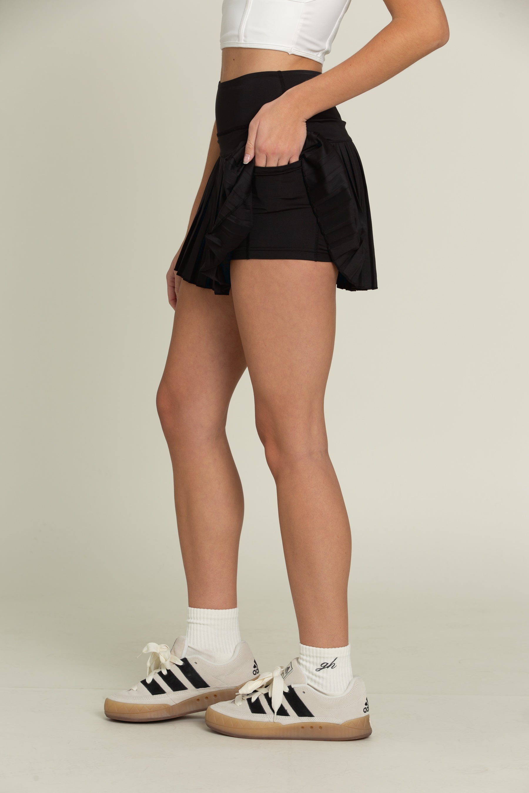 Black Pleated Tennis Skirt – Gold Hinge